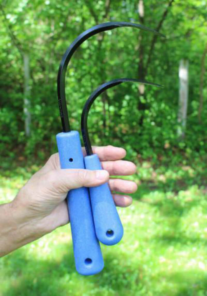 CobraHead® Weeder and Cultivator & Mini hand size comparison